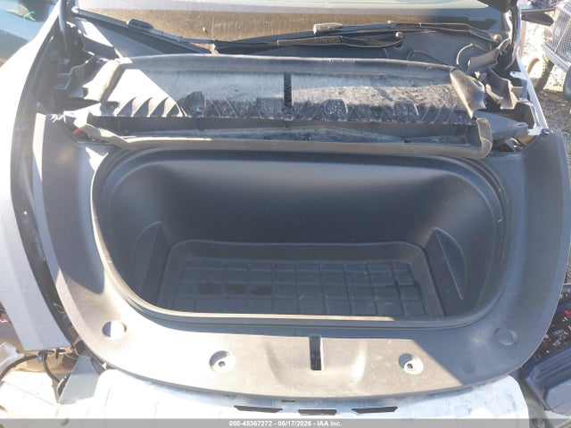 2025 Tesla Model Y Long Range Dual Motor Rear-wheel Drive მანქანა იყიდება აუქციონზე, vin: 7SAYGDED1SF270640, აუქციონის ნომერი: 45367272