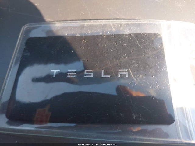 2025 Tesla Model Y Long Range Dual Motor Rear-wheel Drive მანქანა იყიდება აუქციონზე, vin: 7SAYGDED1SF270640, აუქციონის ნომერი: 45367272