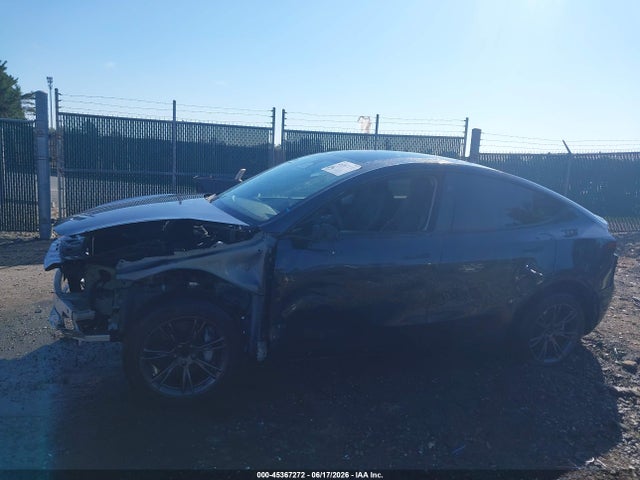 2025 Tesla Model Y Long Range Dual Motor Rear-wheel Drive მანქანა იყიდება აუქციონზე, vin: 7SAYGDED1SF270640, აუქციონის ნომერი: 45367272