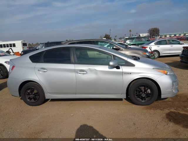 2014 Toyota Prius Three მანქანა იყიდება აუქციონზე, vin: JTDKN3DU6E0377111, აუქციონის ნომერი: 45367337
