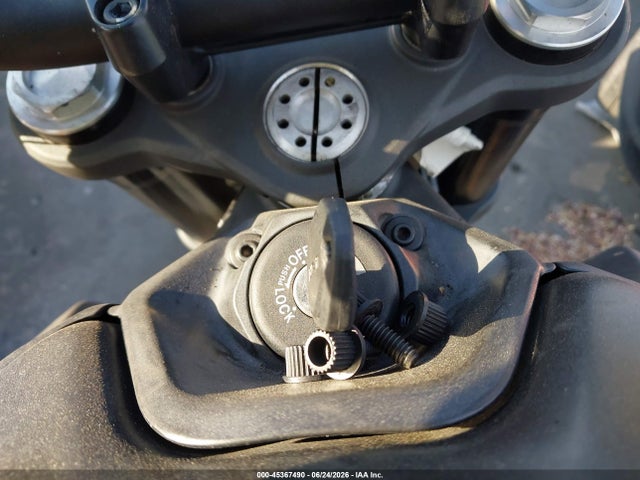 Ducati Monster 2022 ZDMMAMDTXNB006172 Image 11