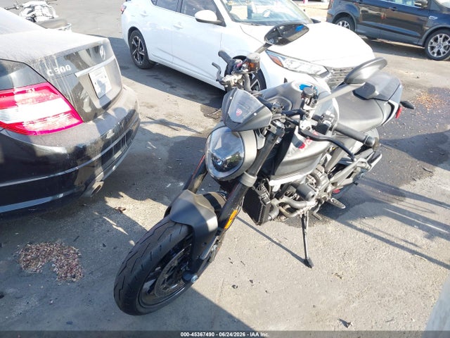 Ducati Monster 2022 ZDMMAMDTXNB006172 Image 2