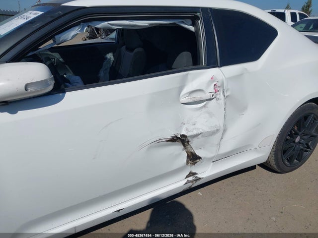 Scion TC 2014 JTKJF5C79E3084990 Image 13