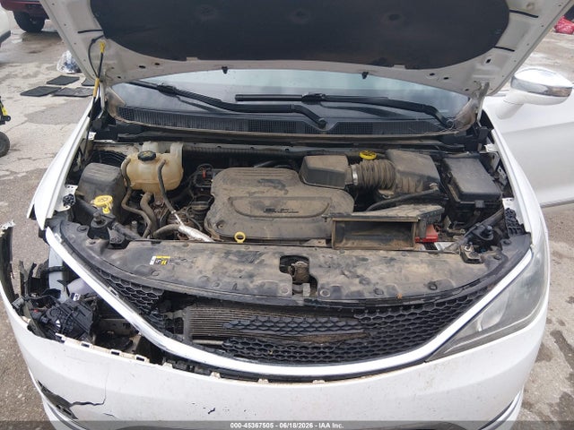 Chrysler Pacifica Limited 2020 2C4RC1GG0LR109737 Image 10