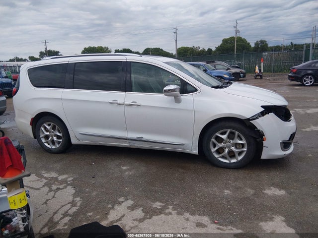 Chrysler Pacifica Limited 2020 2C4RC1GG0LR109737 Image 13