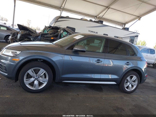 45367608 :رقم المزاد ، WA1ANAFY0J2026154 vin ، 2018 Audi Q5 2.0t Premium/2.0t Tech Premium مزاد بيع