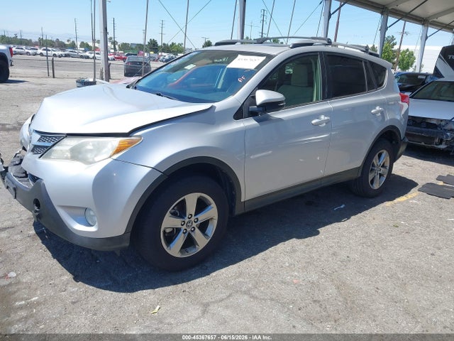 Toyota Rav4 Xle 2015 JTMWFREV3FD053424 Image 2