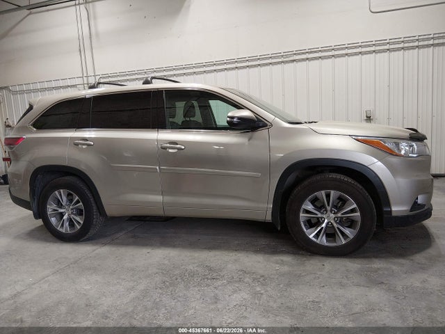 Toyota Highlander Le Plus V6 2015 5TDBKRFHXFS206467 Image 13