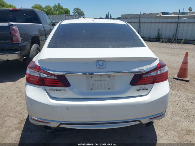 Honda Accord Touring V6 2017 1HGCR3F94HA043757 Image 17