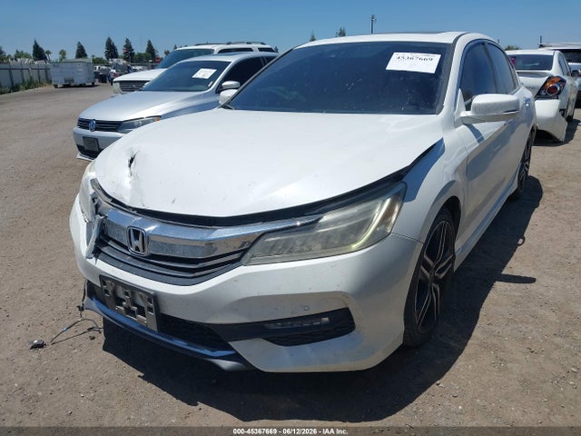 Honda Accord Touring V6 2017 1HGCR3F94HA043757 Image 2