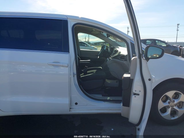 Продажа на аукционе авто 2017 Chrysler Pacifica Lx, vin: 2C4RC1CG8HR788833, номер лота: 45367715
