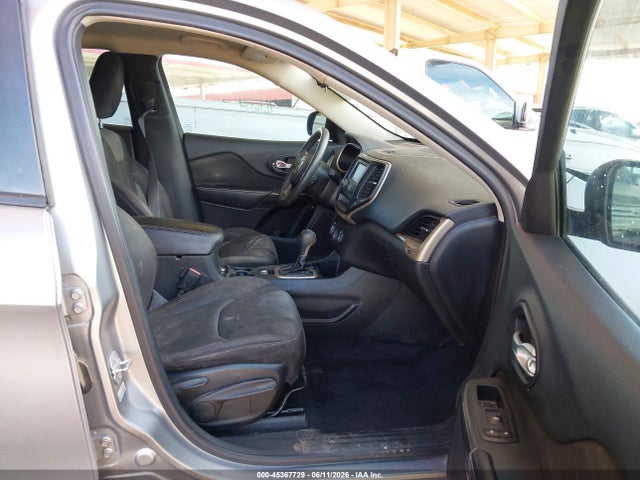 1C4PJLABXGW113930 Jeep Cherokee Sport