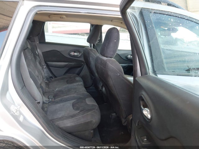 1C4PJLABXGW113930 Jeep Cherokee Sport