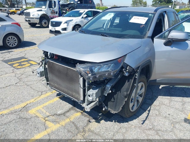 Toyota RAV4 LE 2019 2T3K1RFV2KC017878 Image 6