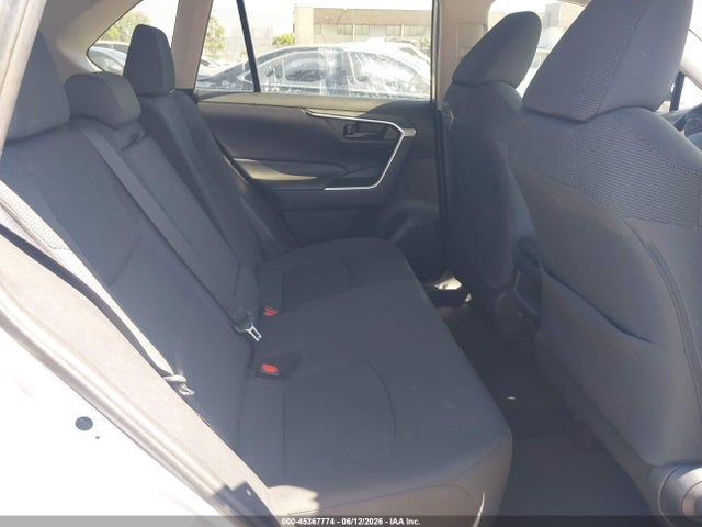 Toyota RAV4 LE 2019 2T3K1RFV2KC017878 Image 8