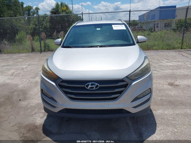 2016 Hyundai Tucson Se მანქანა იყიდება აუქციონზე, vin: KM8J33A49GU116665, აუქციონის ნომერი: 45367778