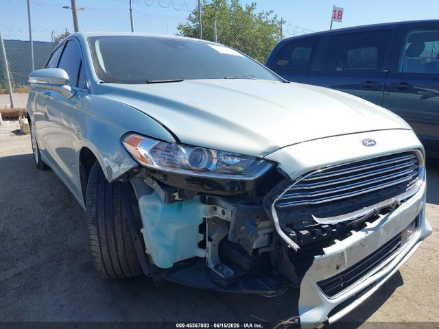 2013 Ford Fusion Energi Titanium მანქანა იყიდება აუქციონზე, vin: 3FA6P0SU1DR285843, აუქციონის ნომერი: 45367803
