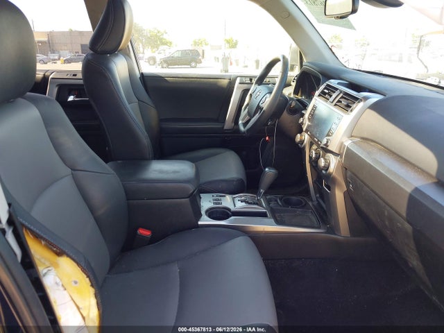 Toyota 4runner Sr5 Premium 2022 JTEFU5JR2N5263959 Image 5