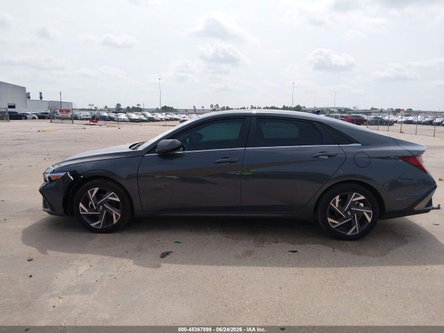 2026 Hyundai Elantra Limited მანქანა იყიდება აუქციონზე, vin: KMHLP4DG7TU138747, აუქციონის ნომერი: 45367898