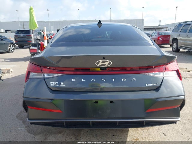 2026 Hyundai Elantra Limited მანქანა იყიდება აუქციონზე, vin: KMHLP4DG7TU138747, აუქციონის ნომერი: 45367898