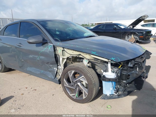 2026 Hyundai Elantra Limited მანქანა იყიდება აუქციონზე, vin: KMHLP4DG7TU138747, აუქციონის ნომერი: 45367898