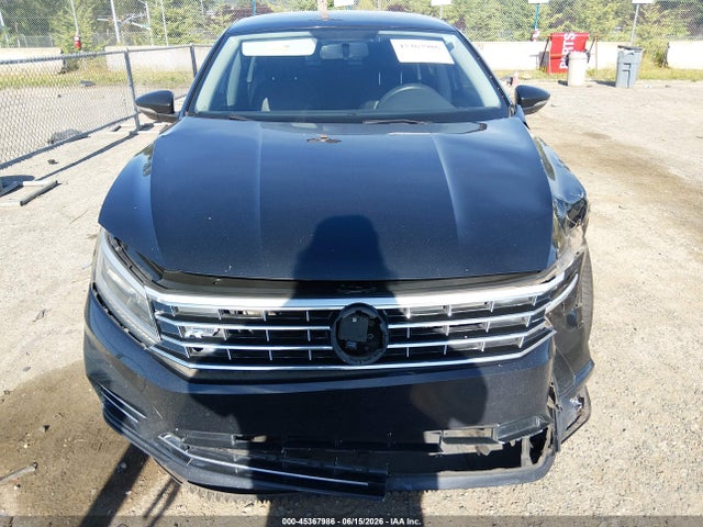 1VWAA7A3XJC002483 Volkswagen Passat 2.0t R-line/2.0t S