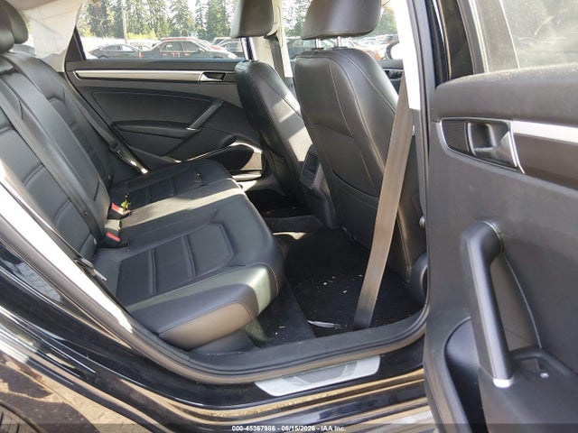 1VWAA7A3XJC002483 Volkswagen Passat 2.0t R-line/2.0t S