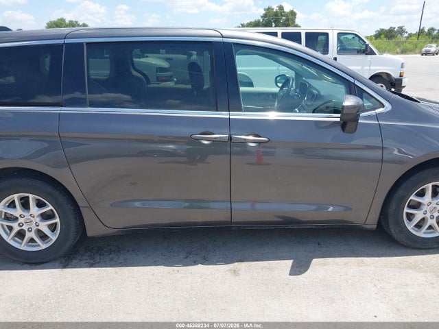 Chrysler Voyager Lx 2022 2C4RC1CG0NR131083 Image 13