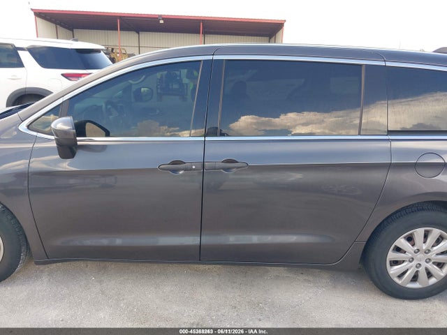 2C4RC1AGXLR181764 Chrysler Voyager L