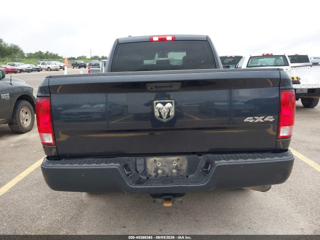 1C6RR7FG2LS156499 RAM 1500 Classic Tradesman 4x4 6&#039;4 Box