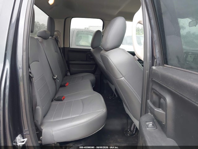 1C6RR7FG2LS156499 RAM 1500 Classic Tradesman 4x4 6&#039;4 Box