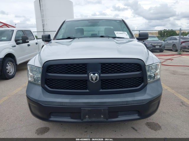 1C6RR6KG7JS303624 RAM 1500 Tradesman 4x2 5&#039;7 Box