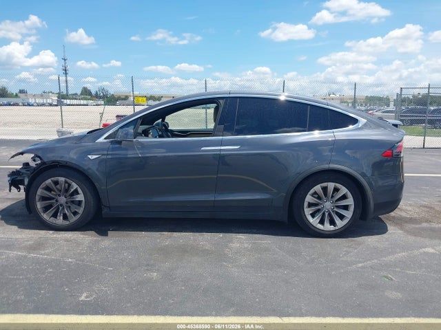 Tesla MODEL X 2016 5YJXCBE20GF015525 Image 14