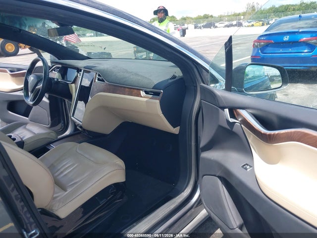 2016 Tesla Model X მანქანა იყიდება აუქციონზე, vin: 5YJXCBE20GF015525, აუქციონის ნომერი: 45368590