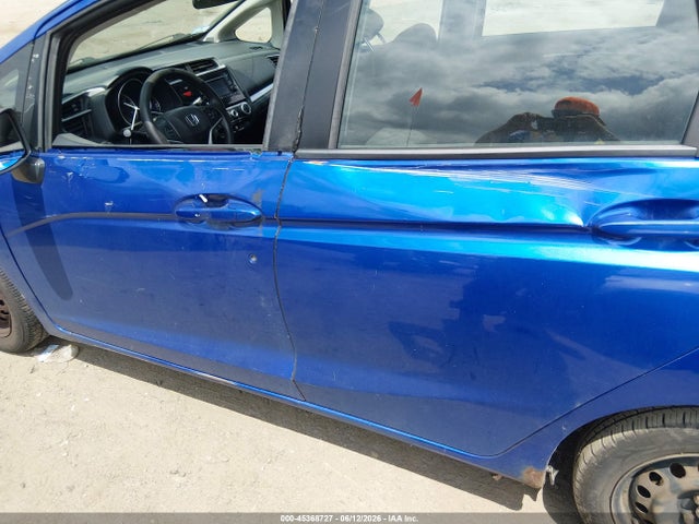 Продажа на аукционе авто 2015 Honda Fit Lx, vin: 3HGGK5H57FM719713, номер лота: 45368727