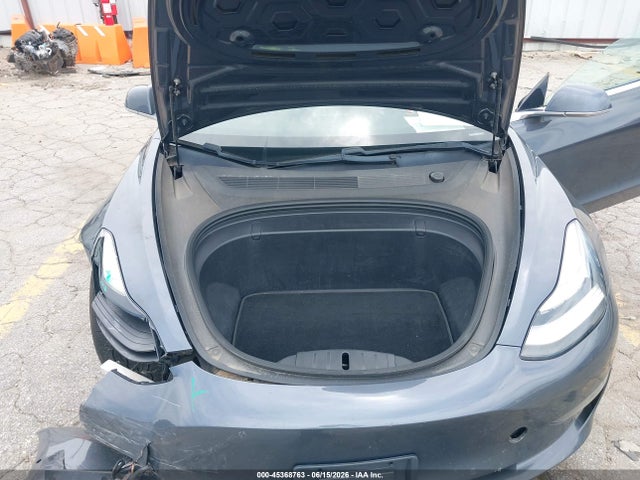 45368763 :رقم المزاد ، 5YJ3E1EB9KF231174 vin ، 2019 Tesla Model 3 Long Range/performance مزاد بيع