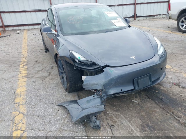 45368763 :رقم المزاد ، 5YJ3E1EB9KF231174 vin ، 2019 Tesla Model 3 Long Range/performance مزاد بيع