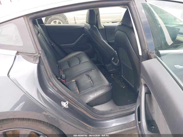 45368763 :رقم المزاد ، 5YJ3E1EB9KF231174 vin ، 2019 Tesla Model 3 Long Range/performance مزاد بيع