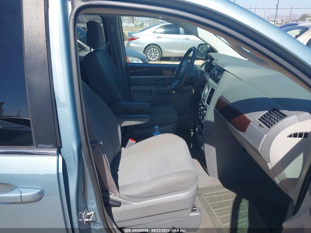45368899 :رقم المزاد ، 2A4RR5DX7AR387942 vin ، 2010 Chrysler Town & Country Touring مزاد بيع