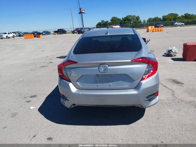 Honda CIVIC EX 2018 2HGFC2F74JH595158 Image 17