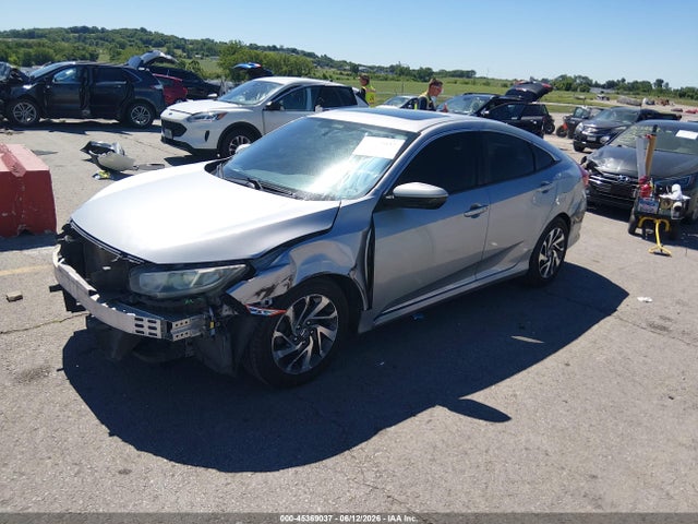 Honda CIVIC EX 2018 2HGFC2F74JH595158 Image 2