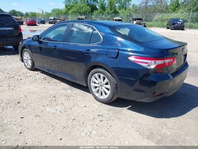 2018 Toyota Camry Le მანქანა იყიდება აუქციონზე, vin: 4T1B11HK0JU549348, აუქციონის ნომერი: 45369082