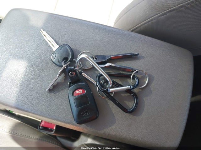 5NPD84LF3KH440706 Hyundai ELANTRA SEL
