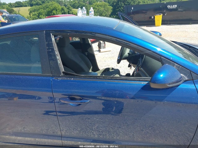 5NPD84LF3KH440706 Hyundai ELANTRA SEL