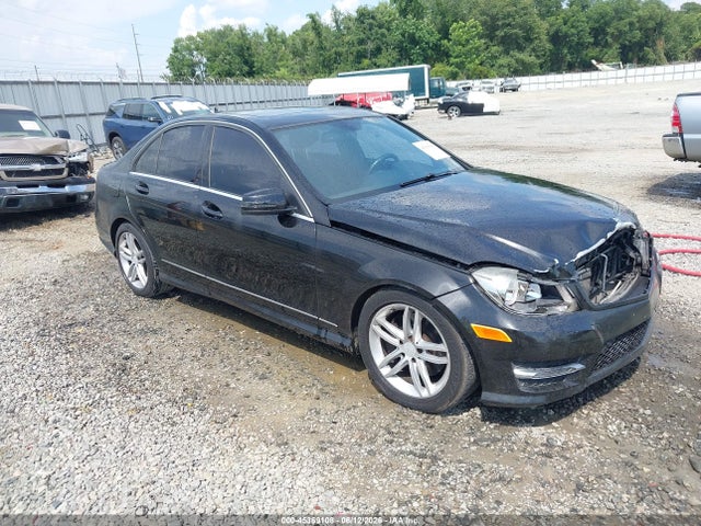 45369108 :رقم المزاد ، WDDGF8AB4DR285532 vin ، 2013 Mercedes-benz C 300 Sport 4matic مزاد بيع