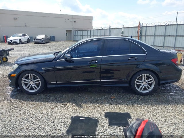 45369108 :رقم المزاد ، WDDGF8AB4DR285532 vin ، 2013 Mercedes-benz C 300 Sport 4matic مزاد بيع