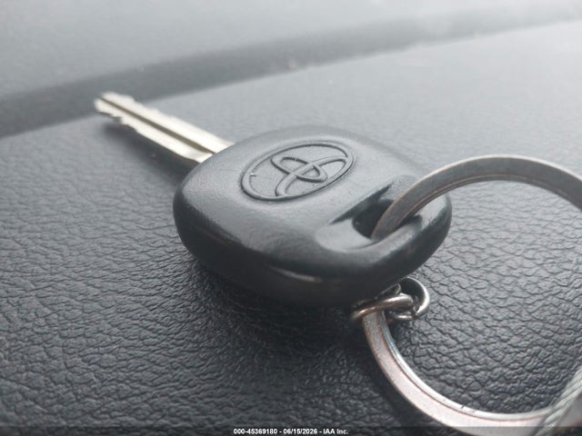 5TDKZ3DCXHS875597 Toyota Sienna Le 7 Passenger