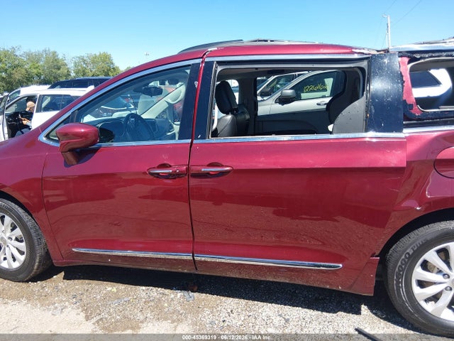 Продаж на аукціоні авто 2017 Chrysler Pacifica Touring-l, vin: 2C4RC1BG1HR576471, номер лоту: 45369319