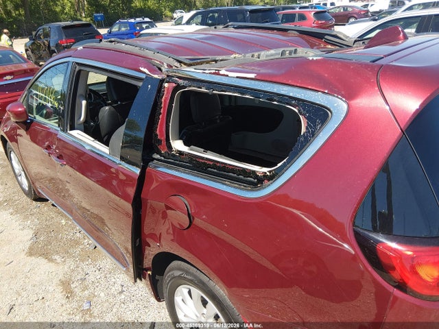 Продаж на аукціоні авто 2017 Chrysler Pacifica Touring-l, vin: 2C4RC1BG1HR576471, номер лоту: 45369319