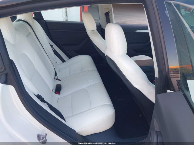 Tesla Model 3 Rear-wheel Drive 2022 5YJ3E1EA5NF329727 Image 8